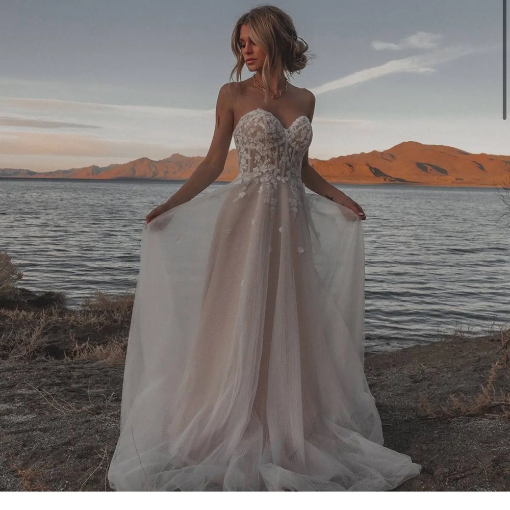 Wedding Dress stella york 7560. Size 10 in Ivory - Picture 7 of 10